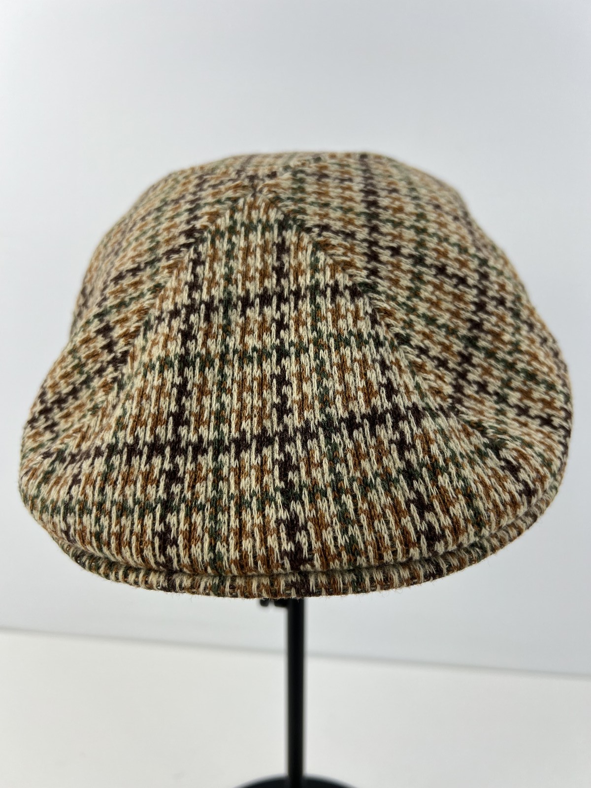 Small brown houndstooth flat cap ivy newsboy hat