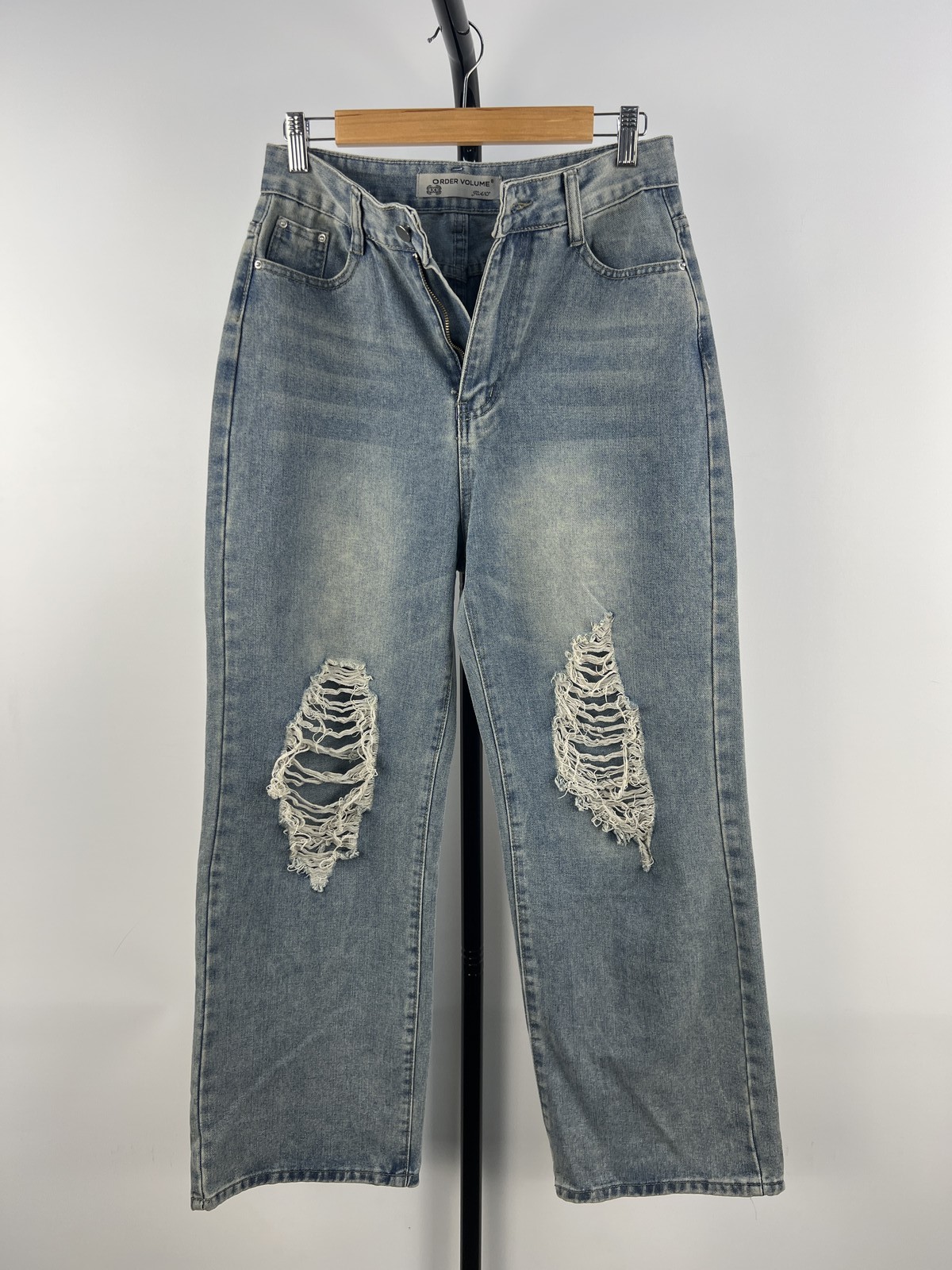 Order Volume Light Wash Distressed Jeans XL